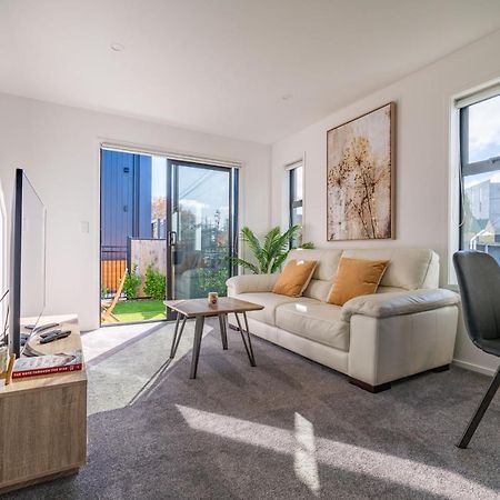 King Bed On Hagley Park Corner In The Cbd Apartment ไครสต์เชิร์ช ภายนอก รูปภาพ