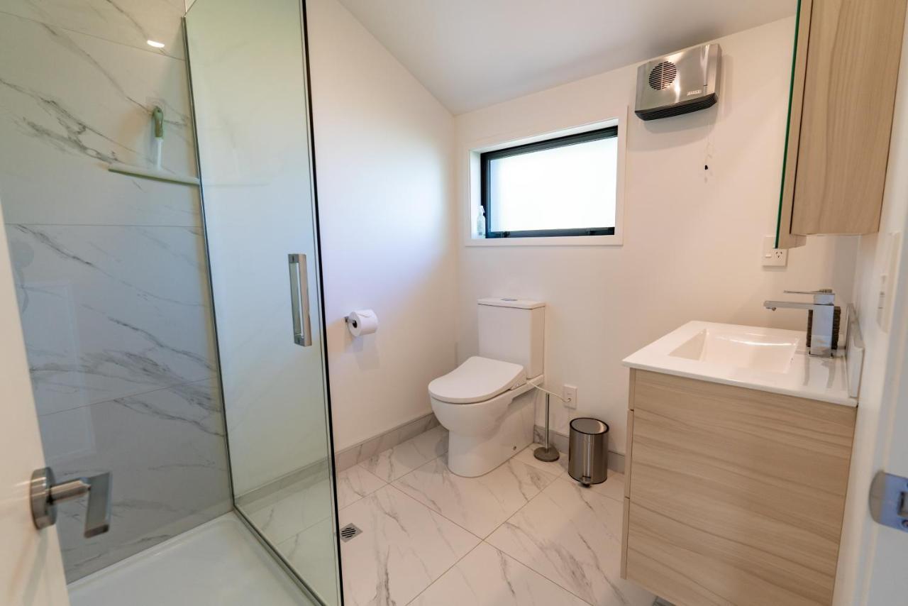 King Bed On Hagley Park Corner In The Cbd Apartment ไครสต์เชิร์ช ภายนอก รูปภาพ