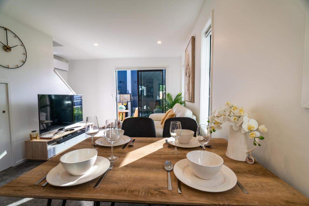 King Bed On Hagley Park Corner In The Cbd Apartment ไครสต์เชิร์ช ภายนอก รูปภาพ