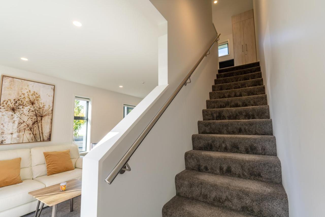 King Bed On Hagley Park Corner In The Cbd Apartment ไครสต์เชิร์ช ภายนอก รูปภาพ