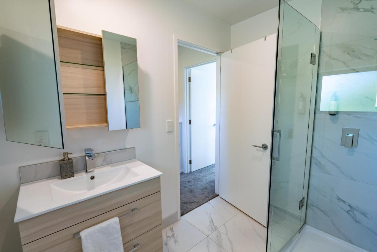King Bed On Hagley Park Corner In The Cbd Apartment ไครสต์เชิร์ช ภายนอก รูปภาพ