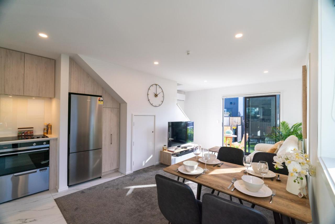 King Bed On Hagley Park Corner In The Cbd Apartment ไครสต์เชิร์ช ภายนอก รูปภาพ
